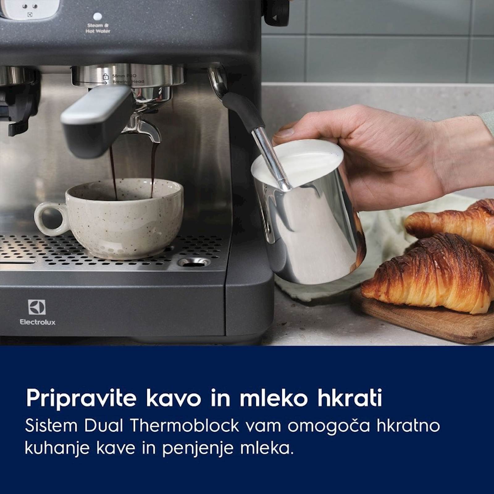 Kavni aparat za espresso Electrolux E8EC1-8BP 3