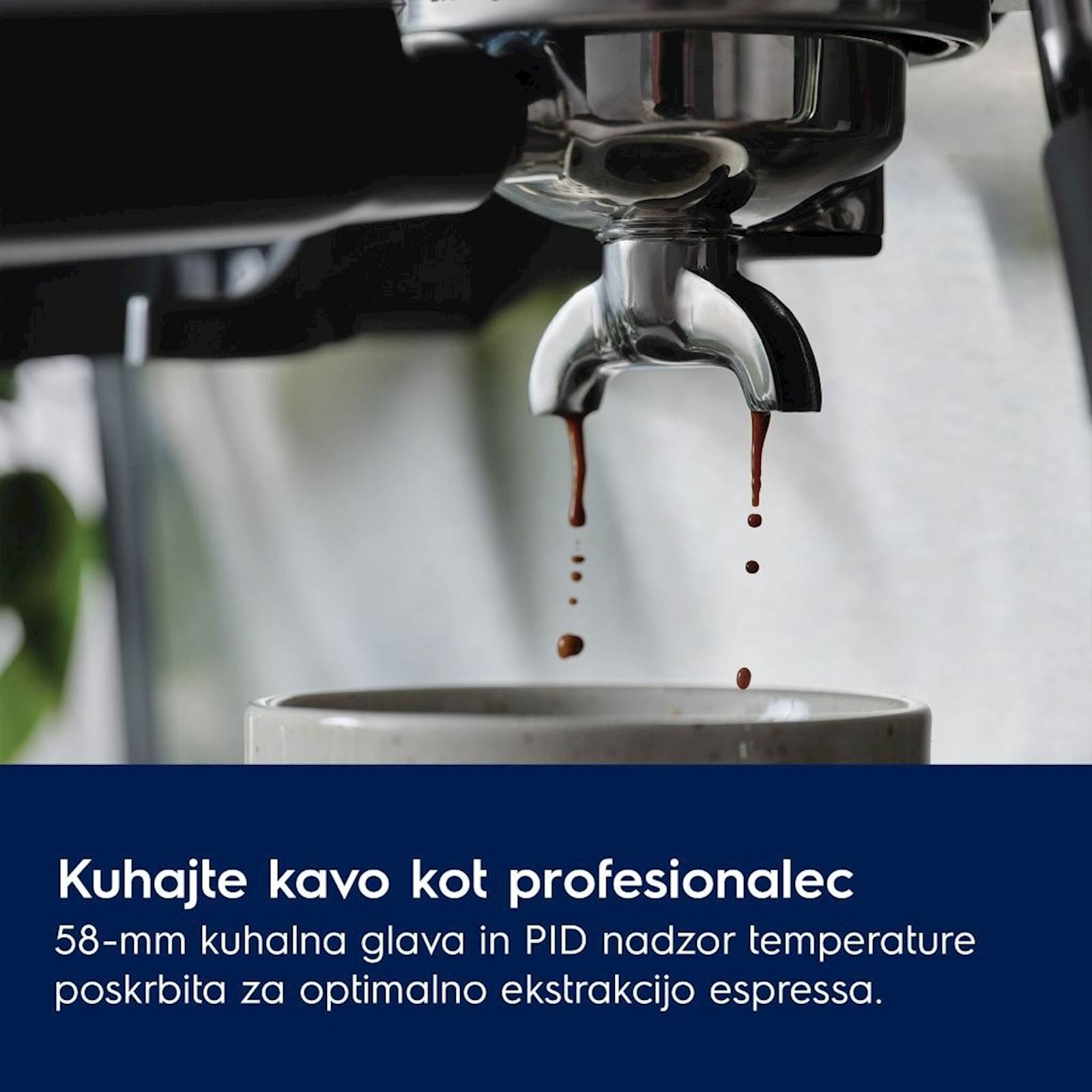 Kavni aparat za espresso Electrolux E8EC1-8BP 5