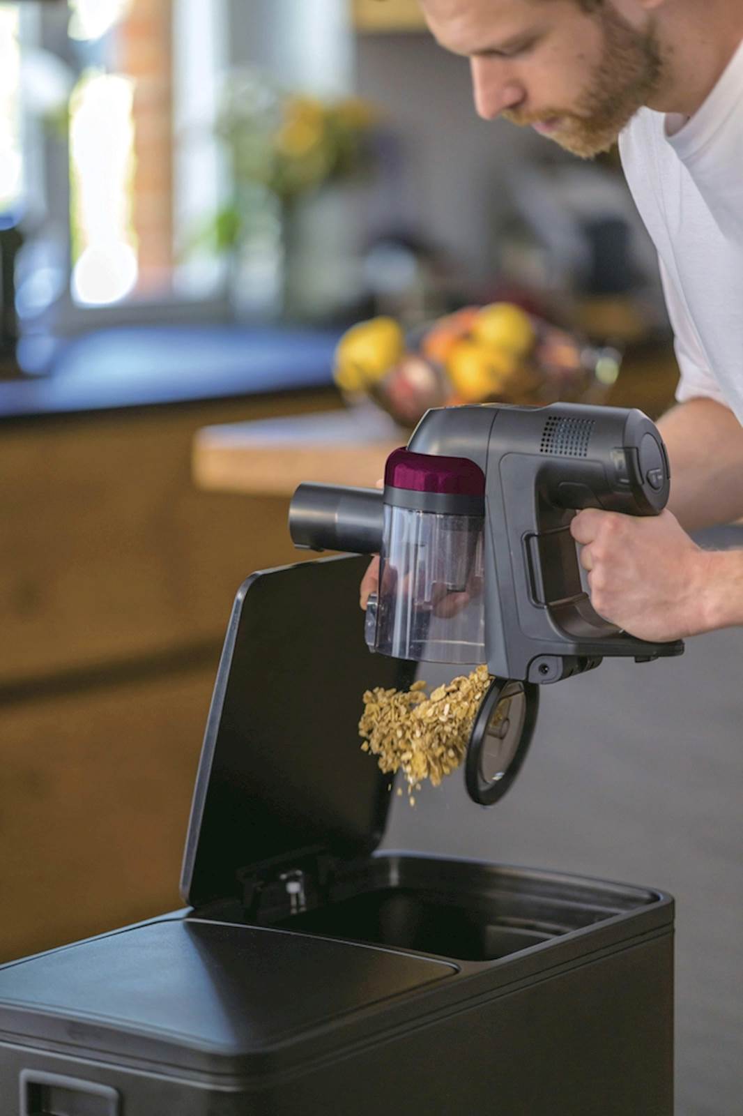 Multifunkcijski baterijski sesalnik Hoover HF4P10H 011 11