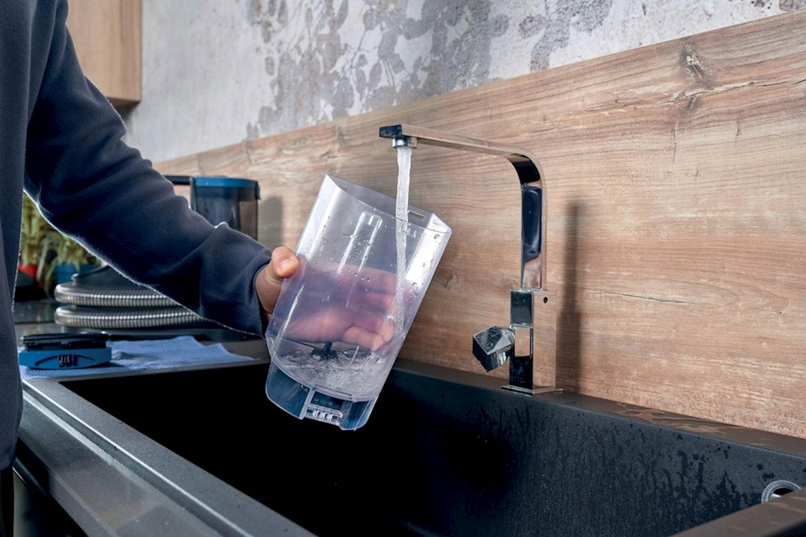 Prenosni čistilec madežev Hoover HS500 011 13