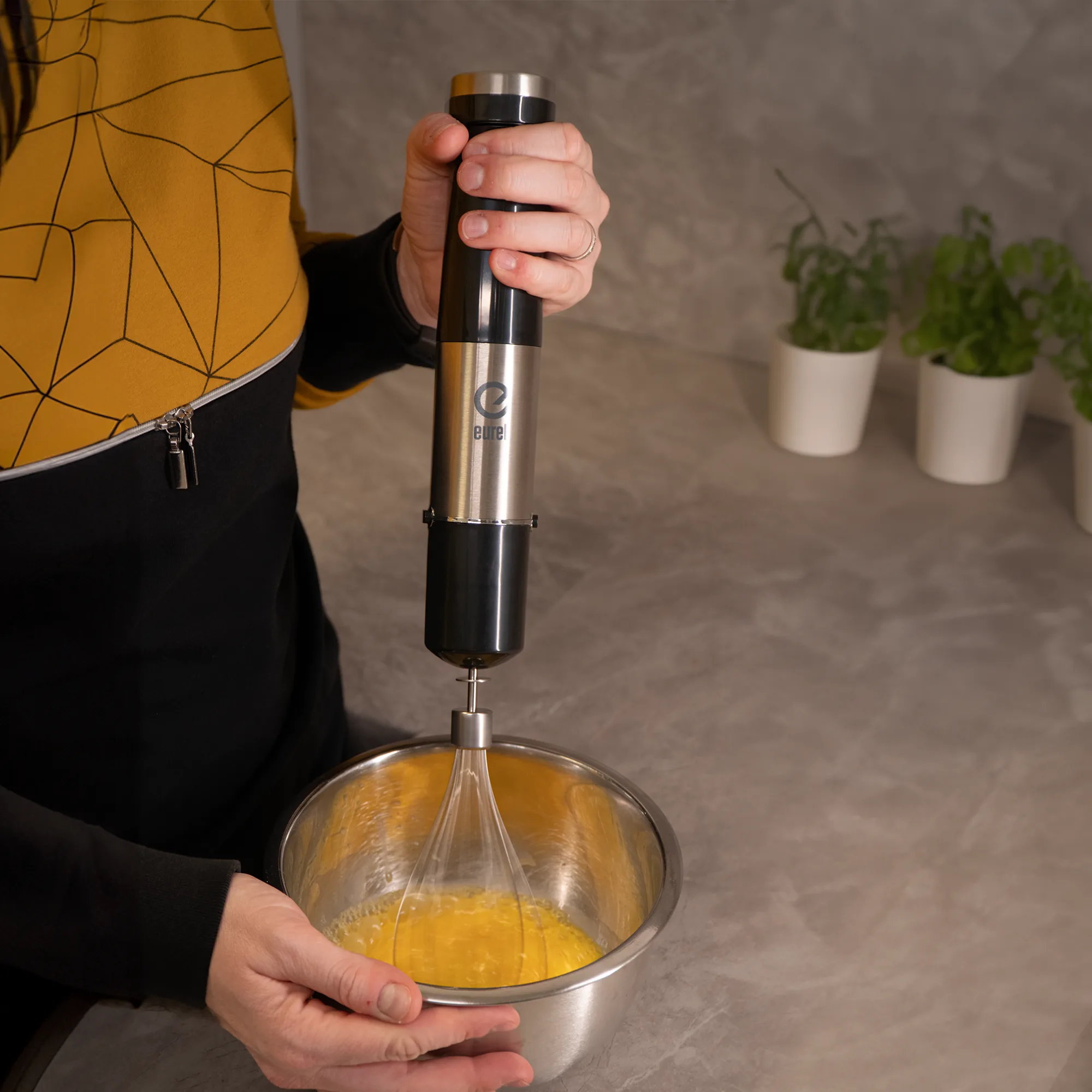 Brezžični palični mešalnik Eurel MP74 6