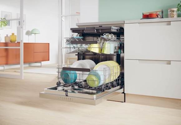 Pomivalni stroj Candy Rapido CF 5C7F1X 4