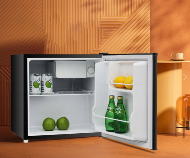 Mini hladilnik Manta MM515P - črna 3