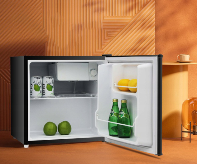 Mini hladilnik Manta MM515P - srebrno-črn 3